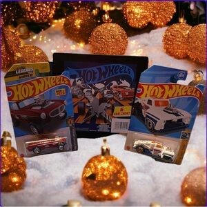 HOT wheels car case bundle with two hot wheels ( new)